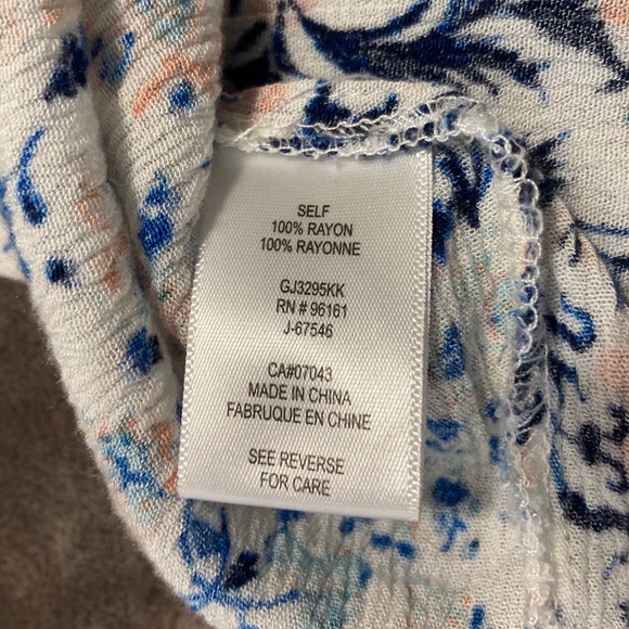 Off-shoulder, bow cuff shirt - fits small - Picture 3 of 3